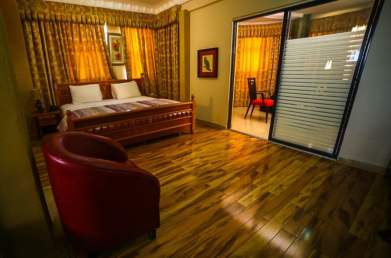 ชาร์ลสตัน โฮเต็ล Hotel อักกรา ภายนอก รูปภาพ
